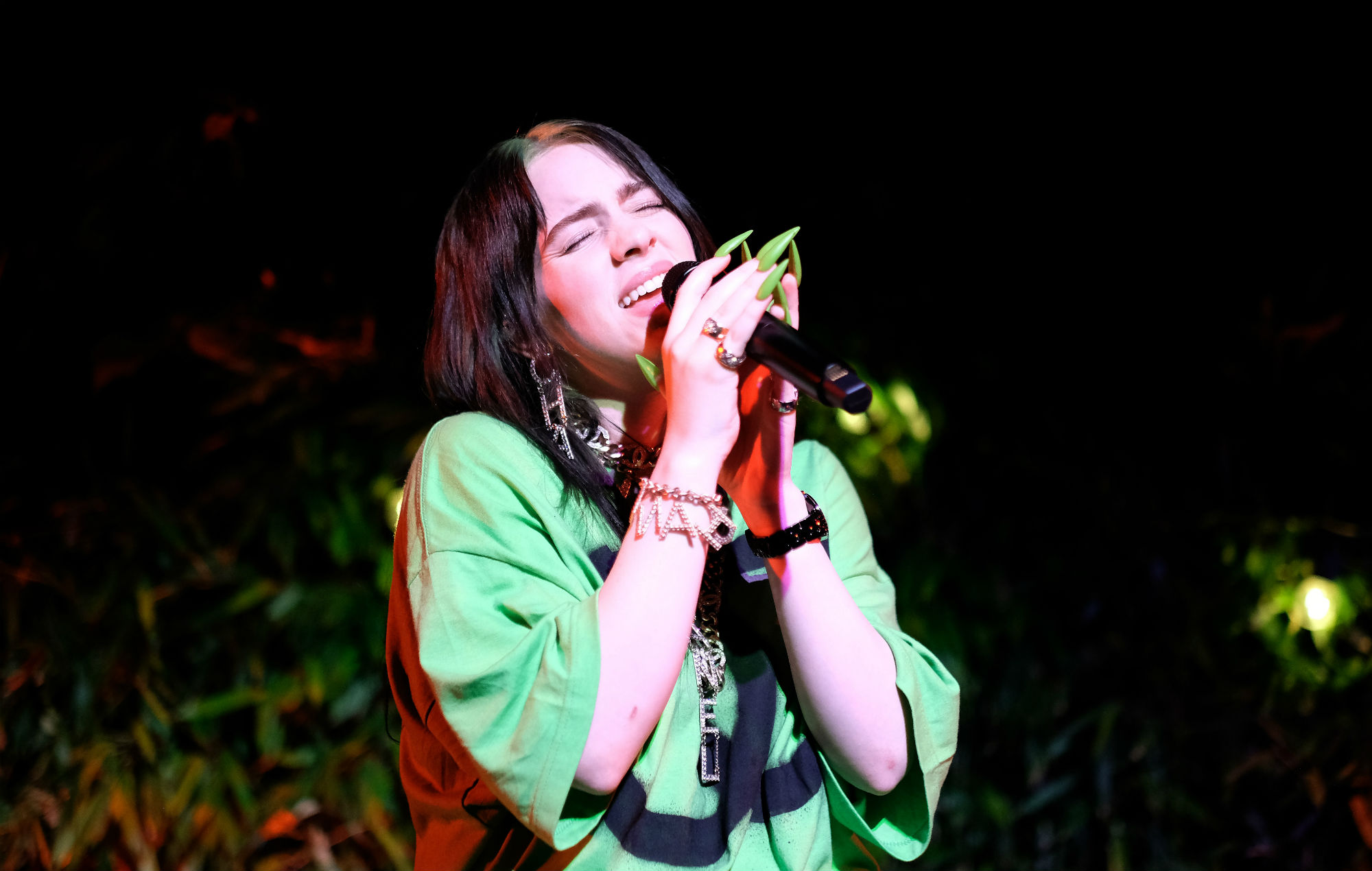 Billie Eilish slutshaming fashion baggy