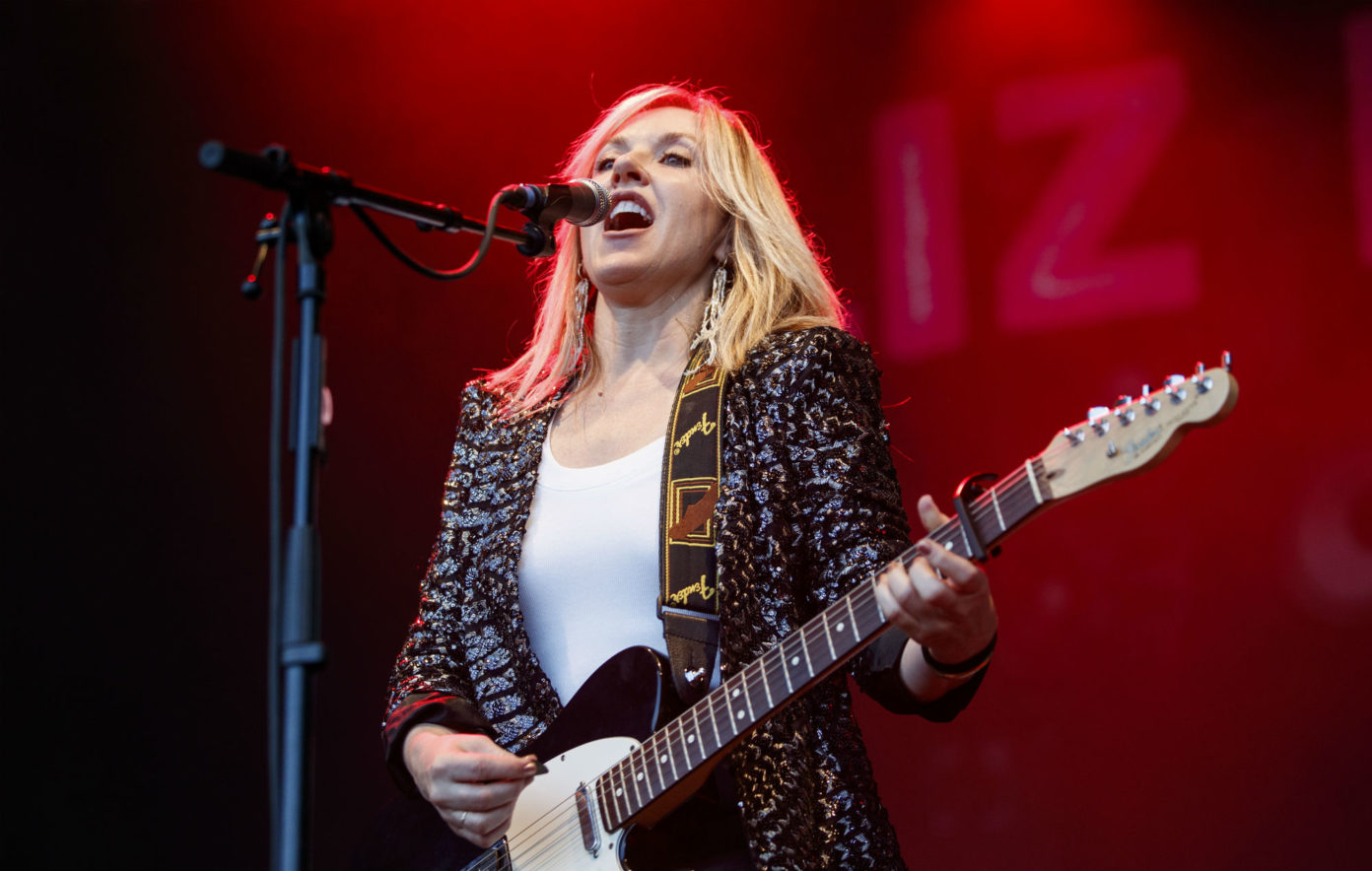 Liz Phair records song using Twitter's new audio tweet feature listen