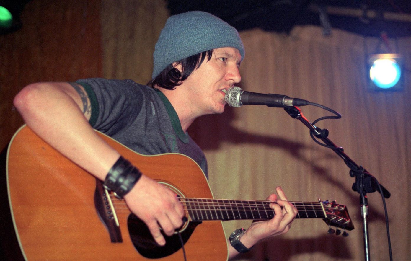 Listen to a new live album of Elliott Smith's first ever solo show from