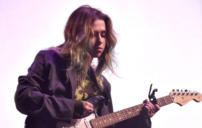 洋楽 uk Dijon Clairo Clairo announces 2022 UK and European tour