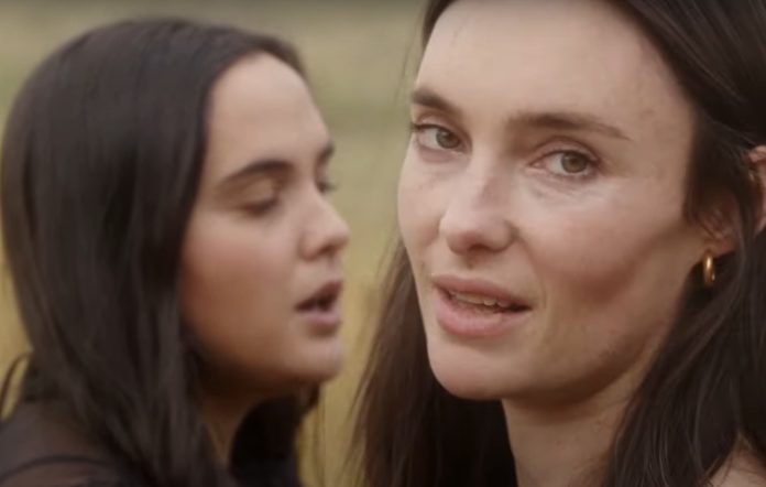 Lisa Mitchell shares new single with Jess Hitchcock 'Summoning'