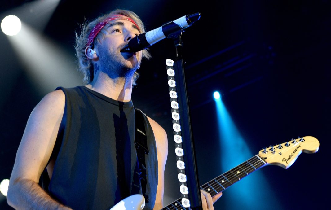 The band will be supported by Chicosci