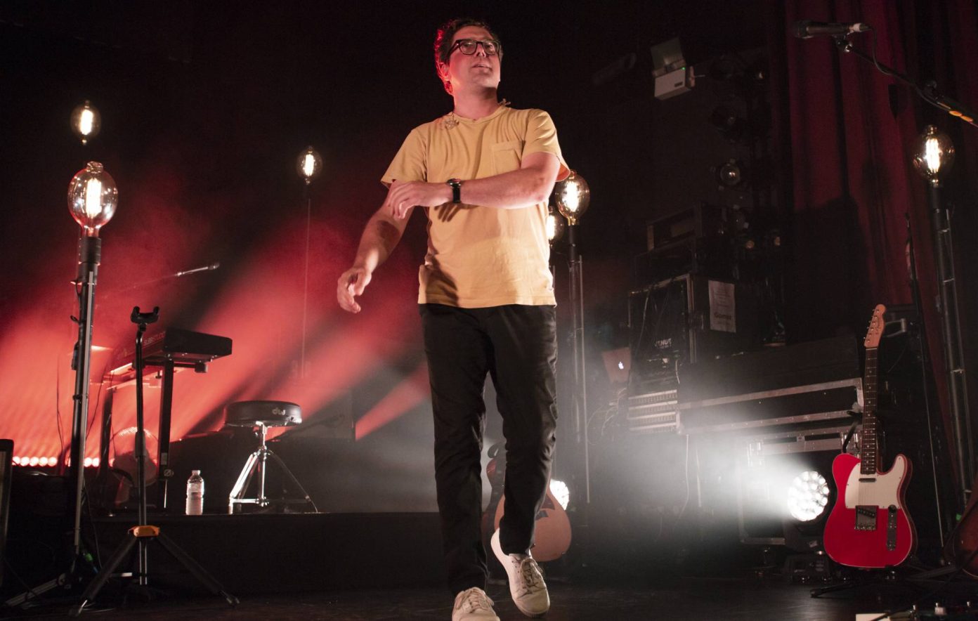 Gomez's Tom Gray beats Eddie Izzard in bid to be Brighton Labour