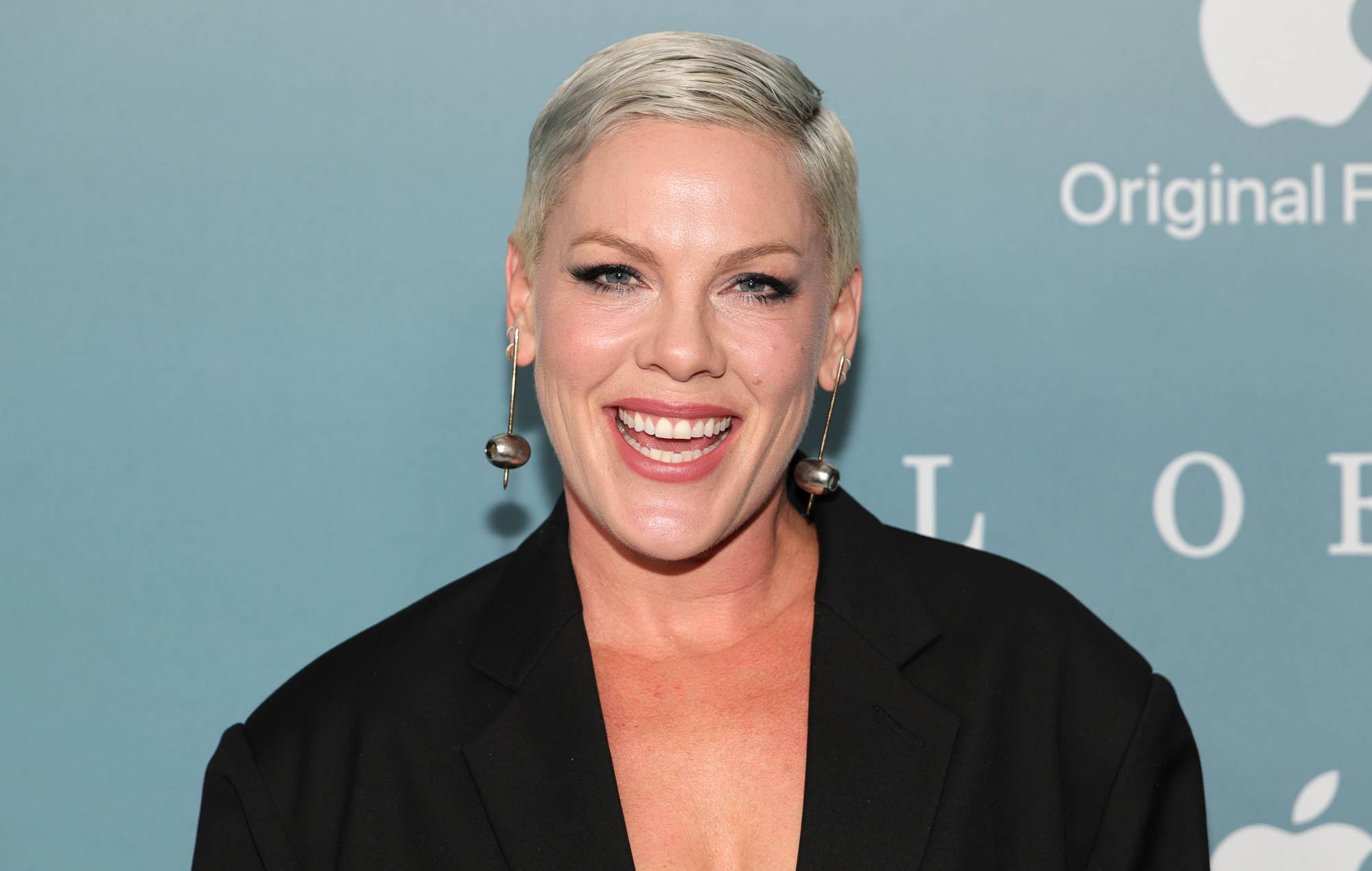 Pink undergoes neck surgery: “Rock ‘n’ roll is a contact sport” Pink undergoes neck surgery: “Rock ‘n’ roll is a contact sport”
